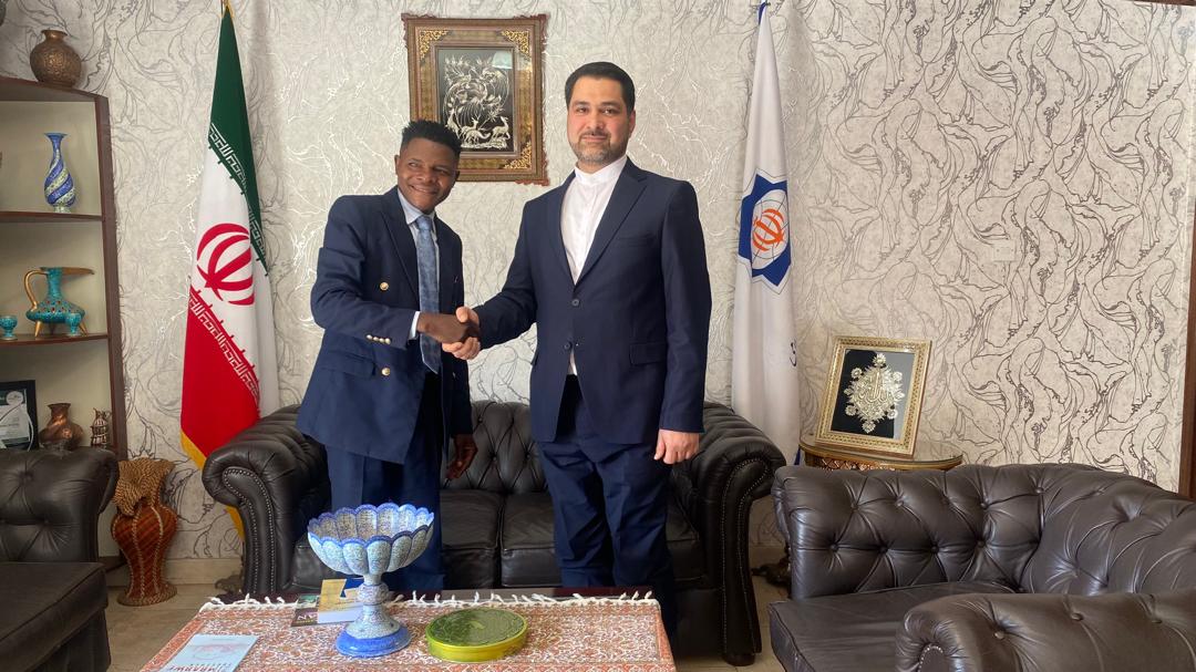 IRAN CULTURAL COUNSELLOR MEETS ZIMBABWE’S TOP STREET THEATRE ICON